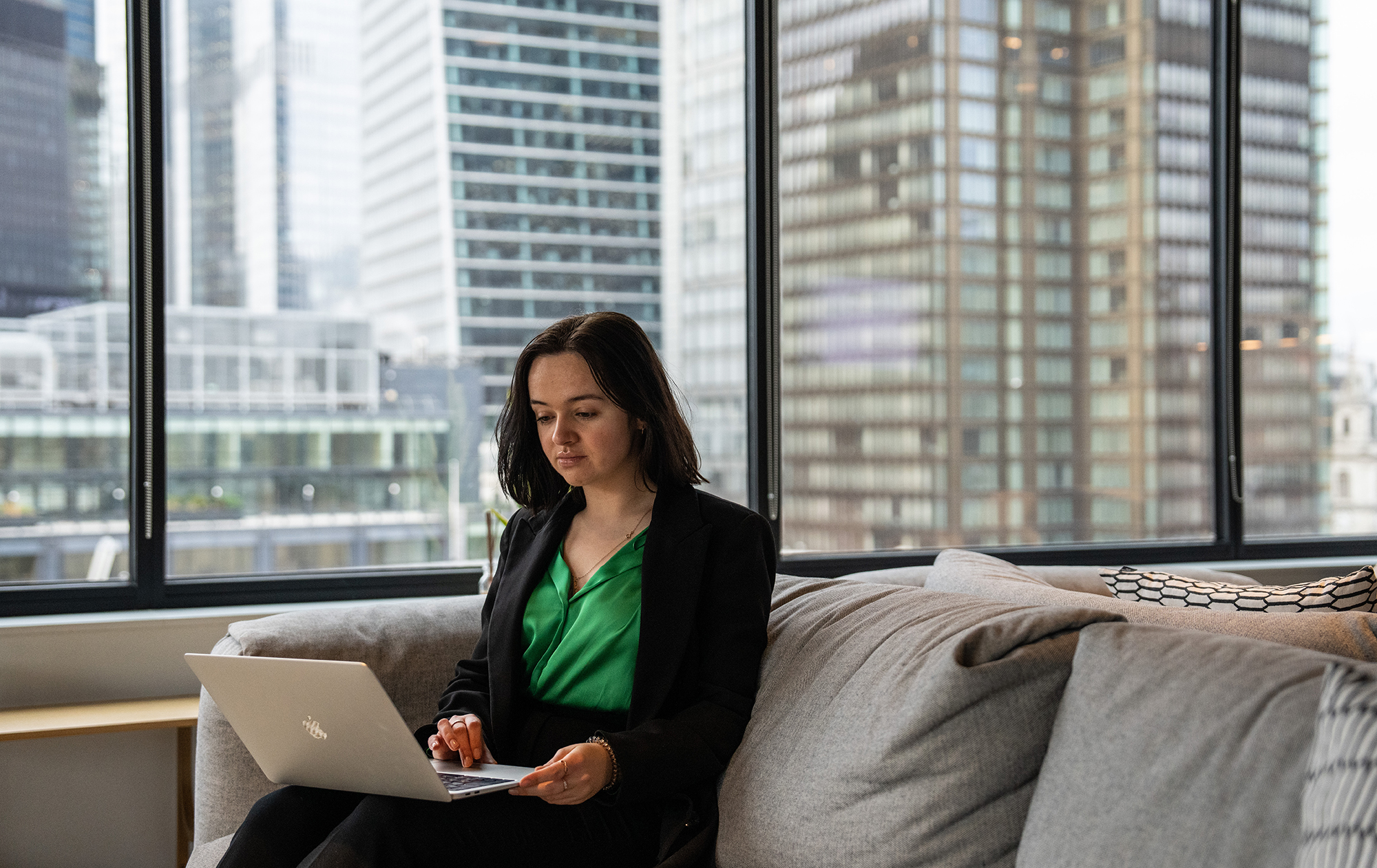 Из-за дефицита кадров растет зарплата: в каких сферах лучший заработок